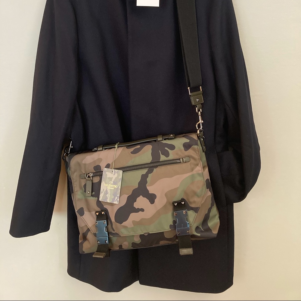 Valentino Garavani Camouflage Messenger Bag NWT - Picture 5 of 16